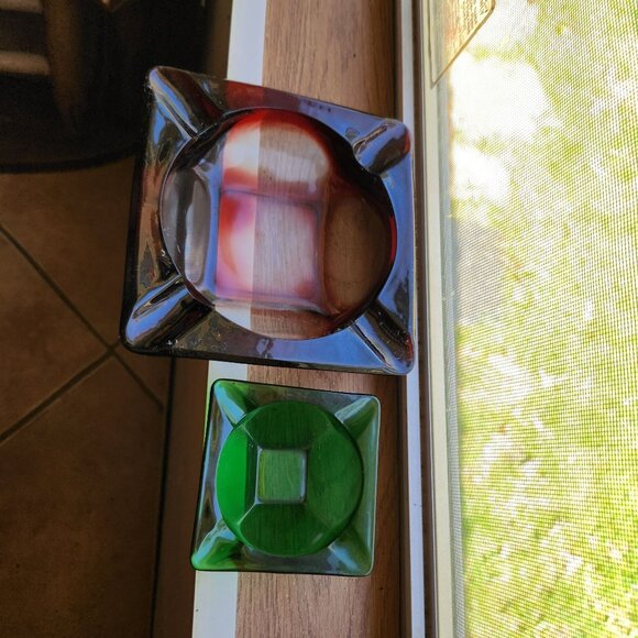 MCM Anchor Hocking Ruby & Emerald Glass Ashtray Set Nesting - Picture 9 of 13